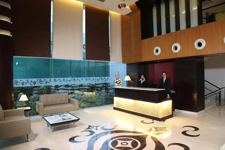 Treehouse Queens Pearl Gurgaon 3*,  India