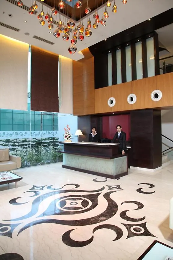 Hotel Treehouse Queens Pearl Gurgaon