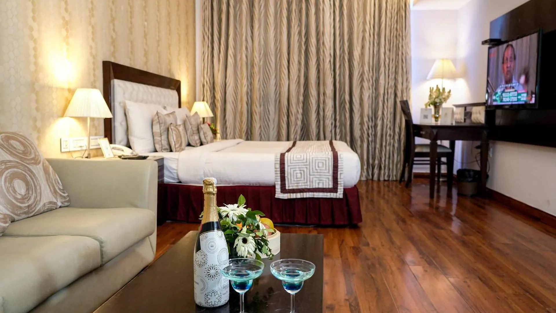 Treehouse Queens Pearl Gurgaon 3*,  India