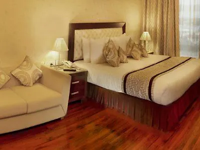 Treehouse Queens Pearl Gurgaon Hotel