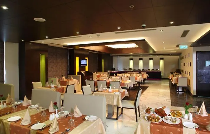 Treehouse Queens Pearl Gurgaon 3*,