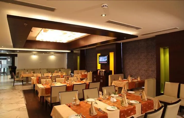 Hotel Treehouse Queens Pearl Gurgaon